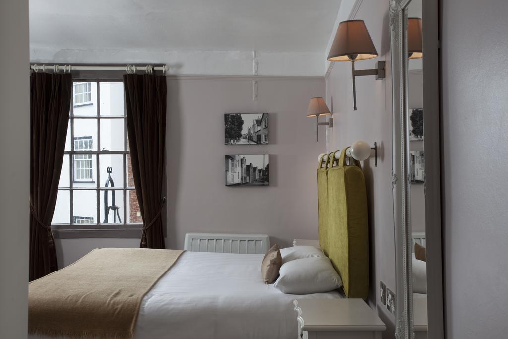 The Globe Hotel